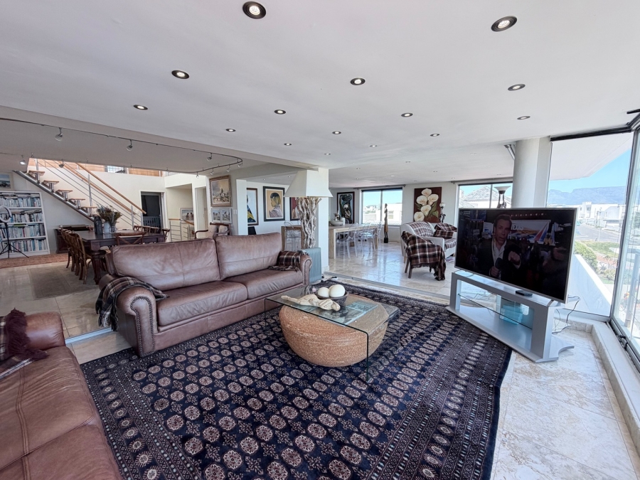 7 Bedroom Property for Sale in Bloubergstrand Western Cape